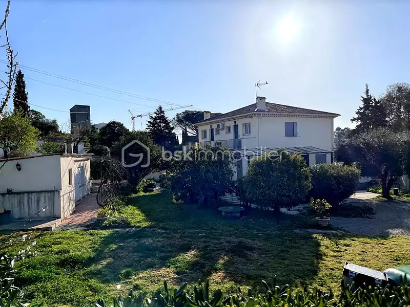 Maison, 231 m²