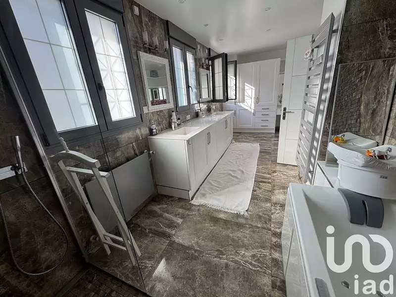 Maison, 327 m²