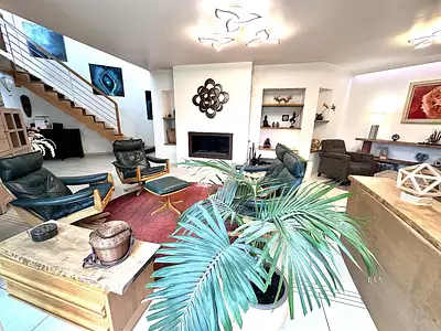 Maison, 318,67 m²
