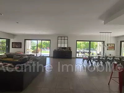 Maison, 280 m²