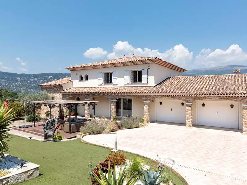 Maison, 251 m²
