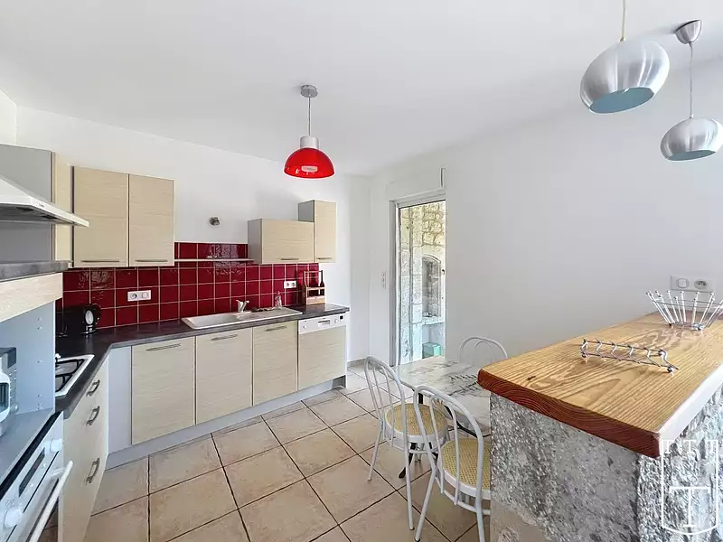 Maison, 640 m²