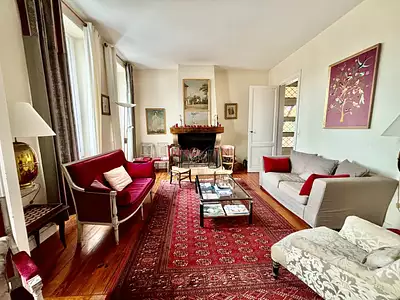 Maison, 245 m²