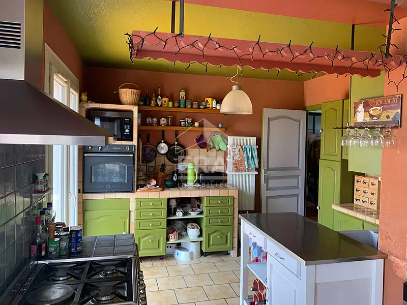 Maison, 240 m²