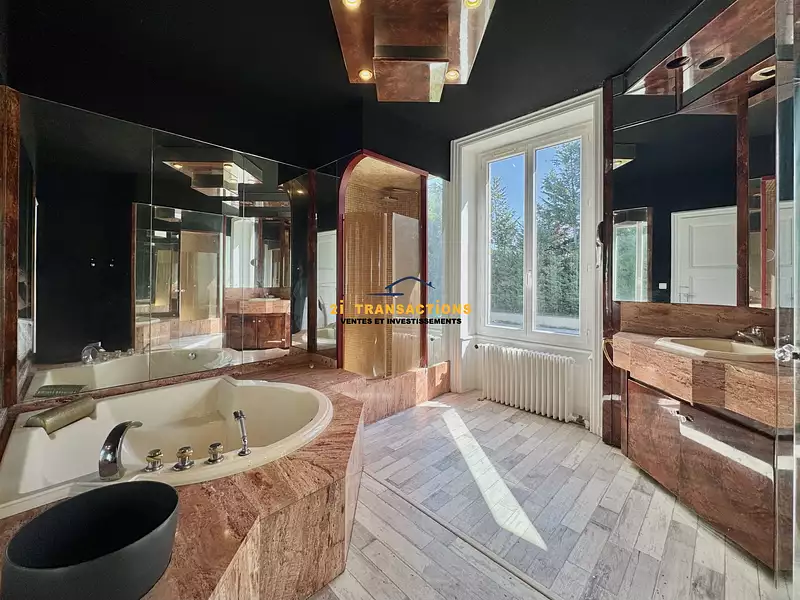 Maison, 285 m²