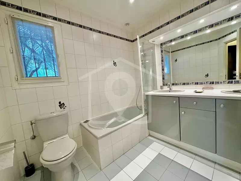 Maison, 326 m²