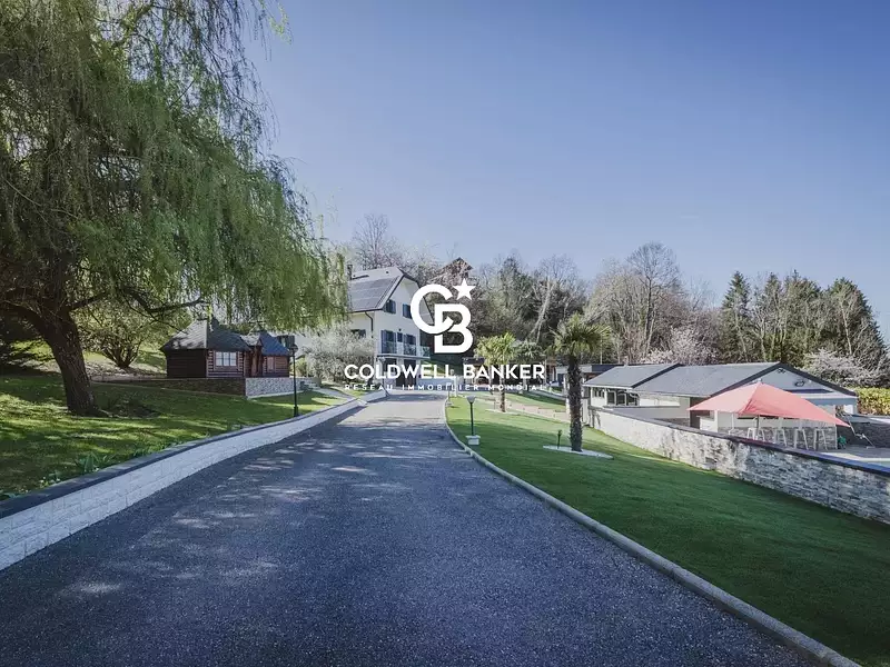 Maison, 280 m²