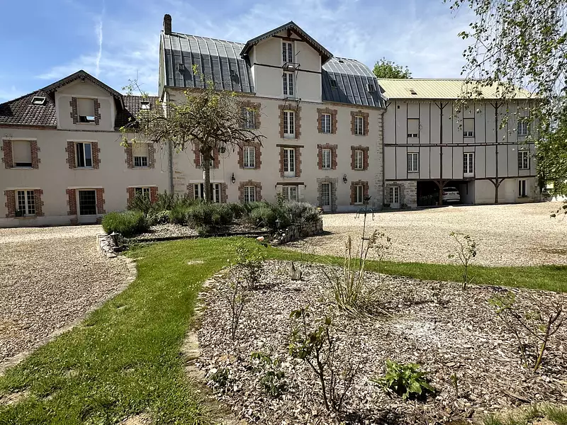 Maison, 695 m²
