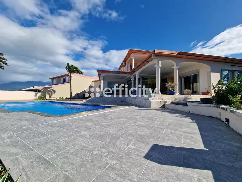 Maison, 168 m²