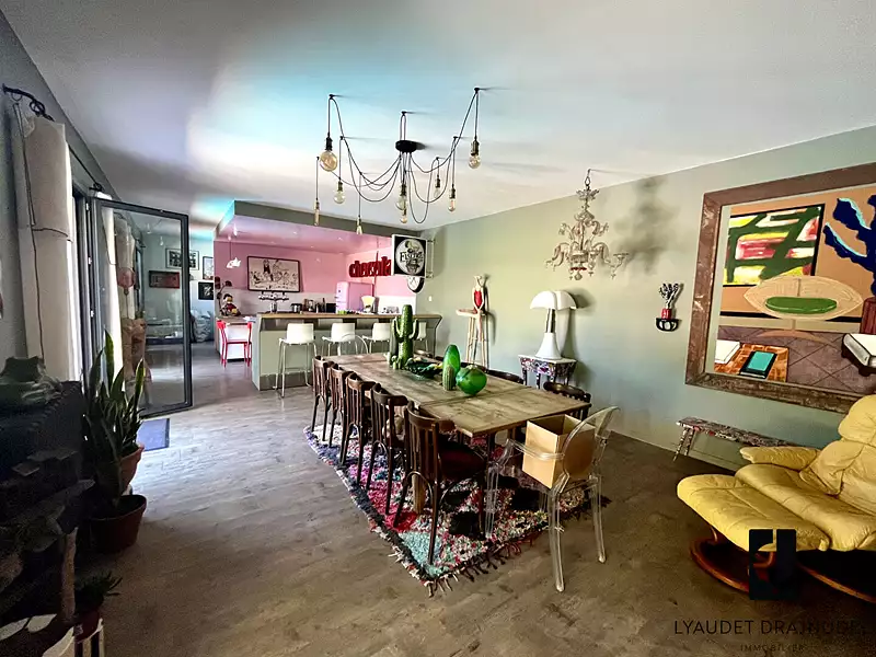 Maison, 187 m²