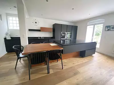 Maison, 305 m²
