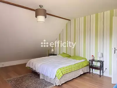 Maison, 240 m²