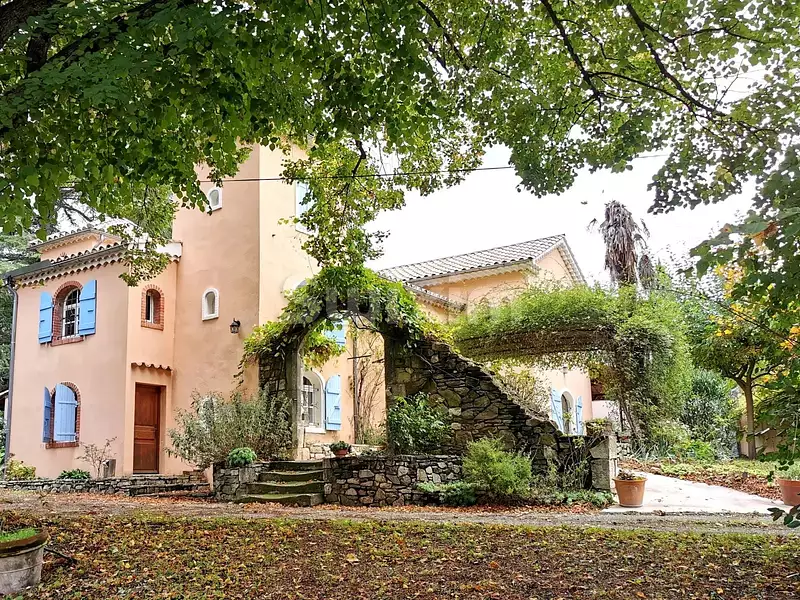 Maison, 305 m²