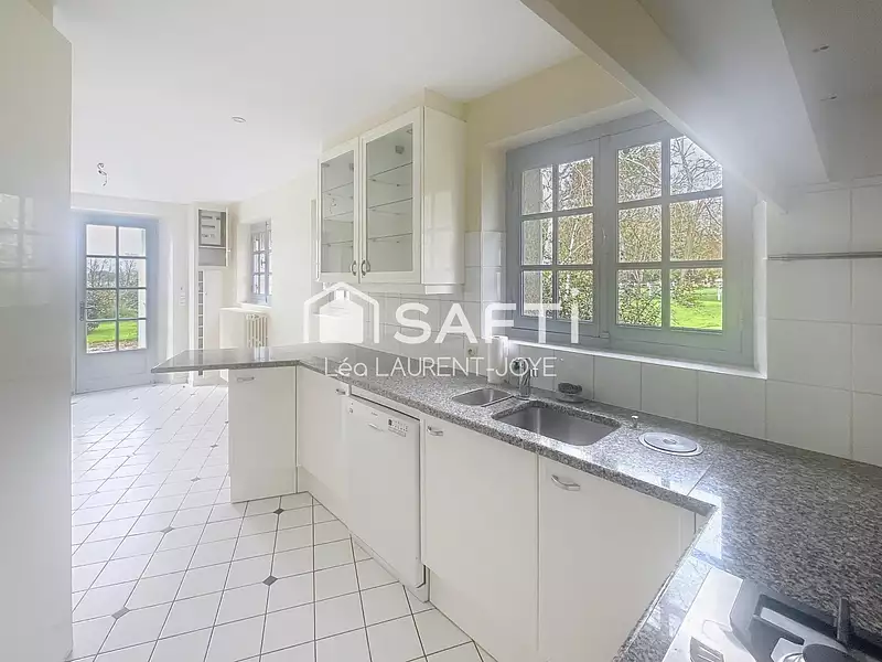 Maison, 280 m²