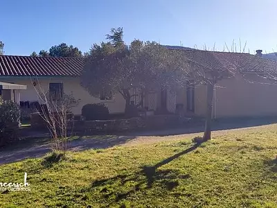 Maison, 250 m²
