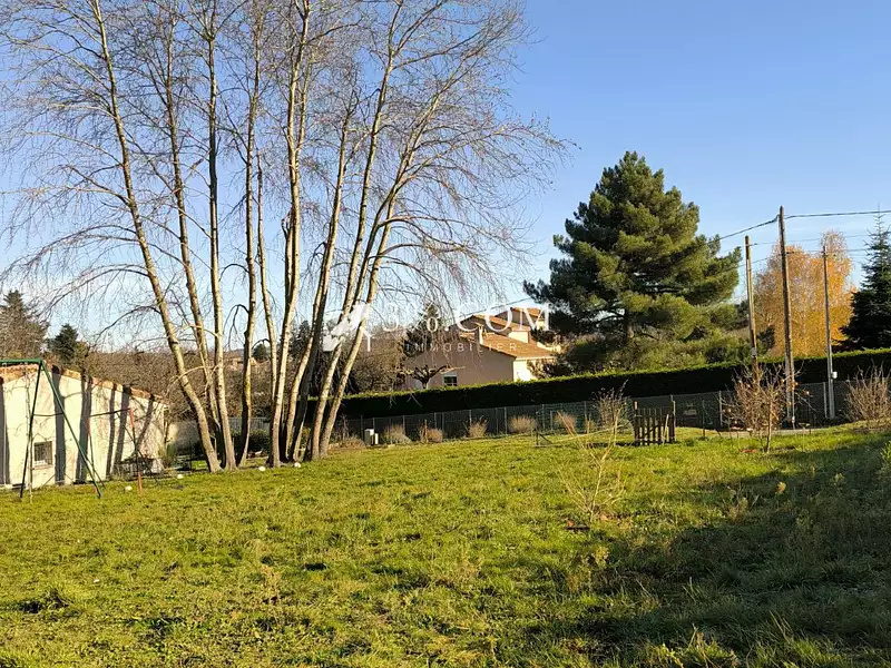 Terrain, 1 400 m²