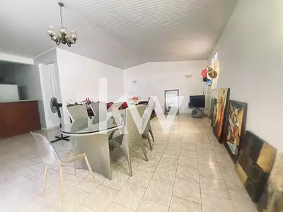 Maison, 198 m²