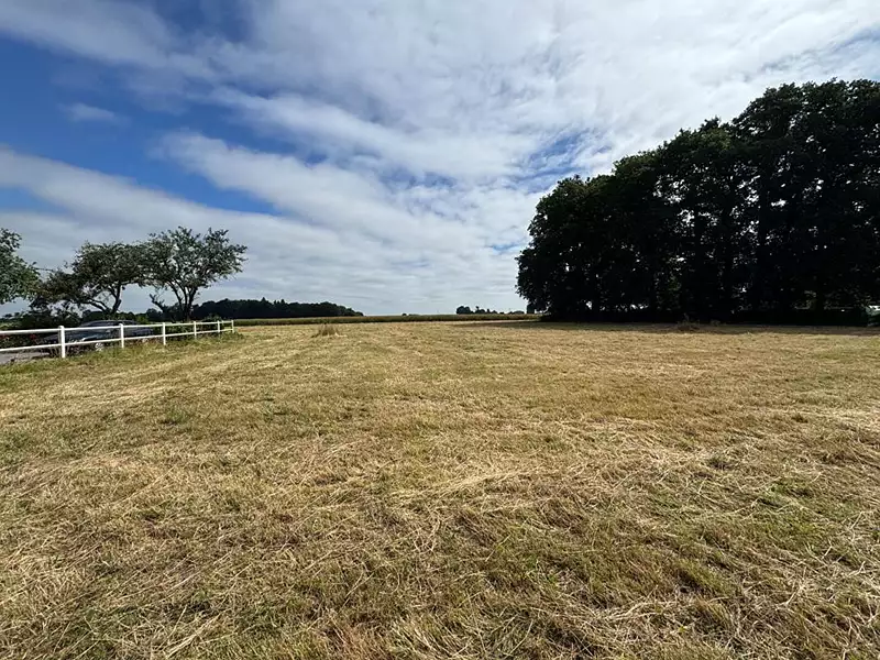 Terrain, 853 m²