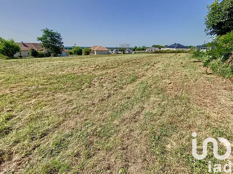 Terrain, 2 000 m²