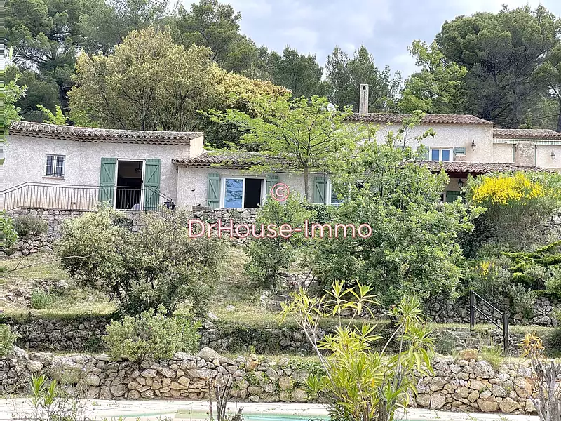 Maison, 218,5 m²