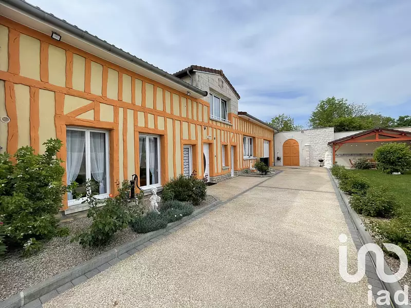 Maison, 255 m²