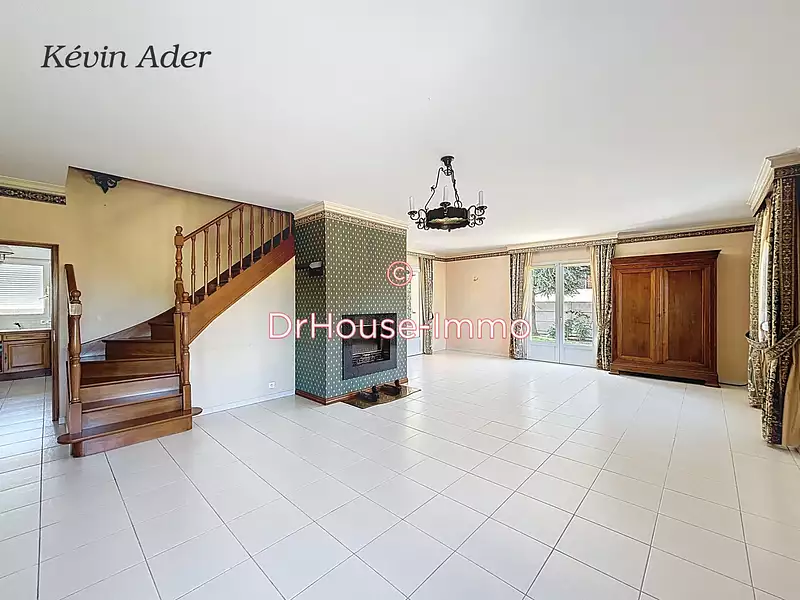 Maison, 245 m²