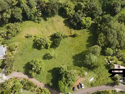 Terrain, 585 m²