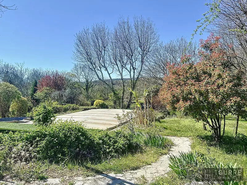 Maison, 240 m²