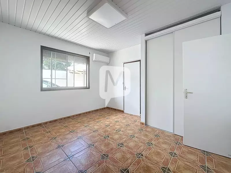 Maison, 244 m²