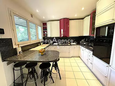 Maison, 200 m²
