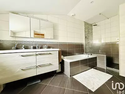 Maison, 192 m²