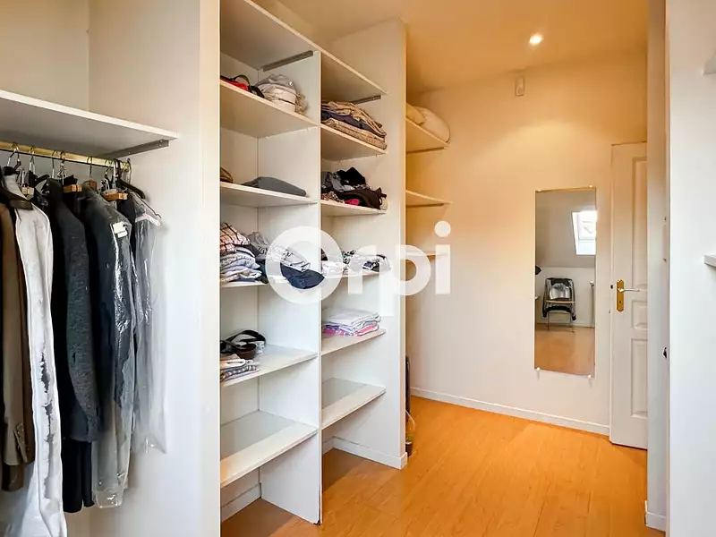 Maison, 245 m²