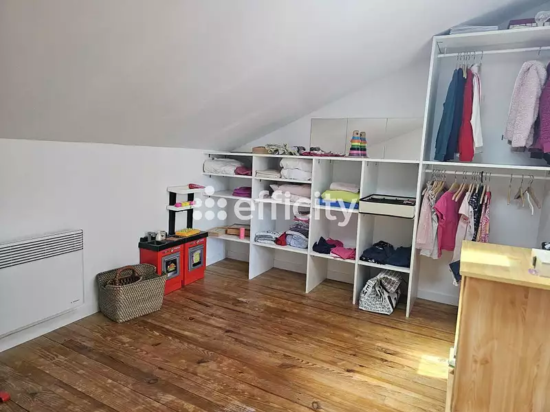 Maison, 195 m²