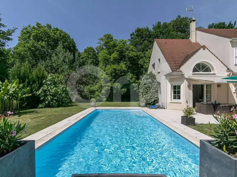 Maison, 195 m²