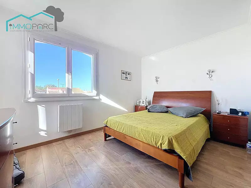 Maison, 225 m²