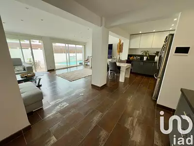 Maison, 240 m²