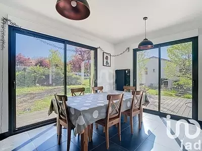 Maison, 196 m²