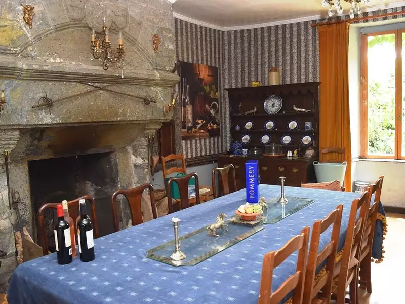 Maison, 240 m²