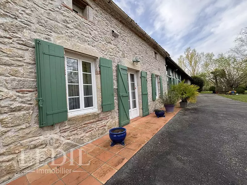 Maison, 230 m²