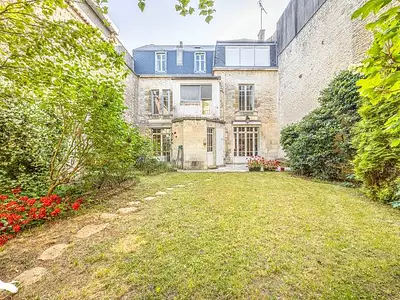 Maison, 244 m²