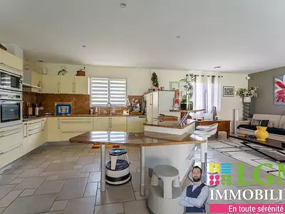 Maison, 181 m²