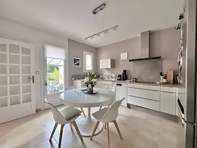 Maison, 221 m²