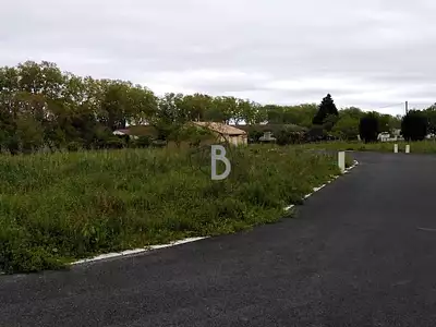 Terrain, 750 m²