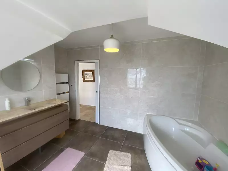 Maison, 167 m²