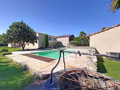 Maison, 240 m²