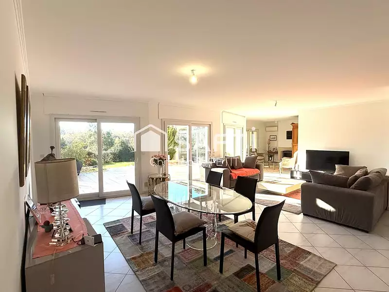 Maison, 185 m²