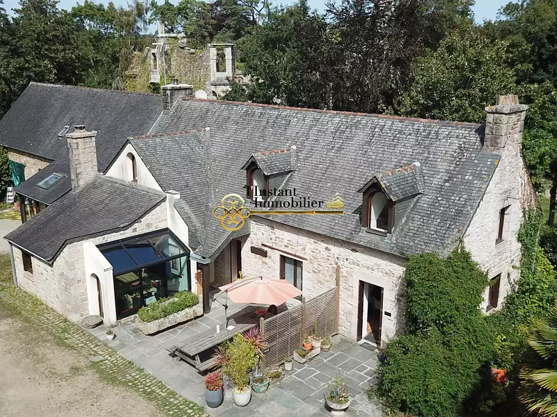 Maison, 240 m²