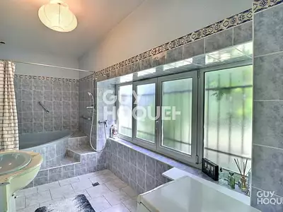 Maison, 340 m²