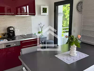 Maison, 225 m²