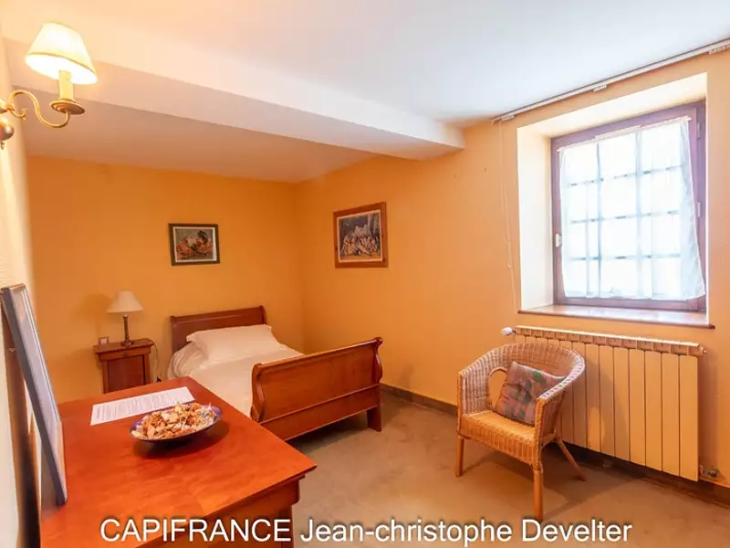 Maison, 250 m²